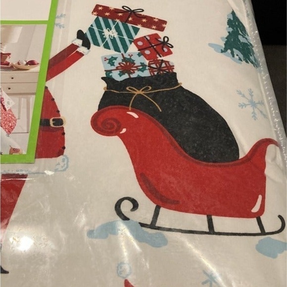 CHARTER CLUB KIDS TWIN SANTA AND FRIENDS REVERSIBLE 2 PIECE COMFORTER TWIN SET - Picture 6 of 9